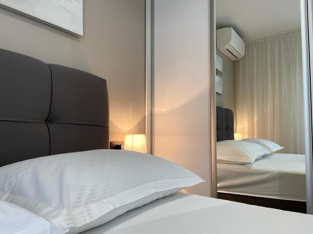 Apartment Linda With Panoramic Sea View Makarska Exterior foto