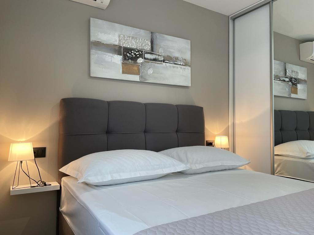 Apartment Linda With Panoramic Sea View Makarska Exterior foto