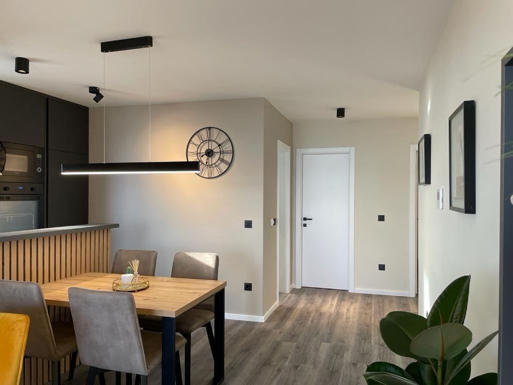 Apartment Linda With Panoramic Sea View Makarska Exterior foto