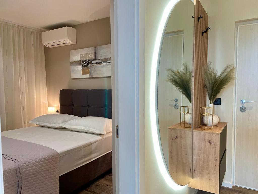 Apartment Linda With Panoramic Sea View Makarska Exterior foto